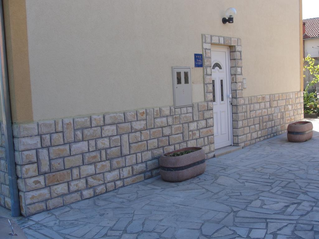 וודיצה Apartments Lalic מראה חיצוני תמונה